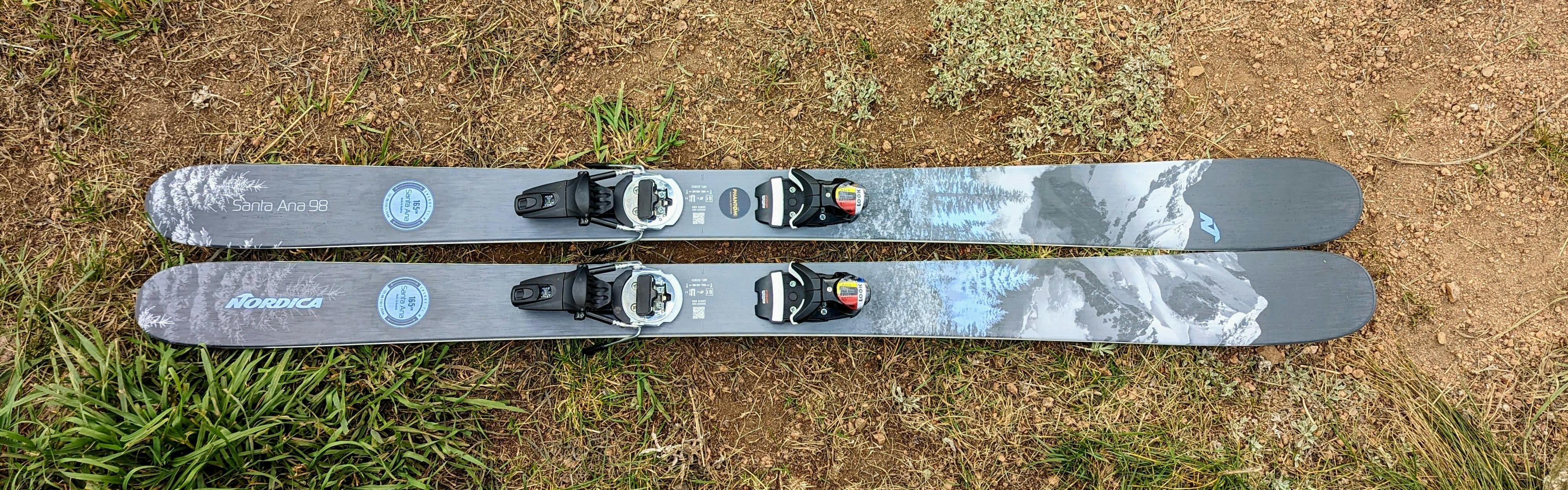 Top down view of the Nordica Santa ANA 98 Women's Skis.