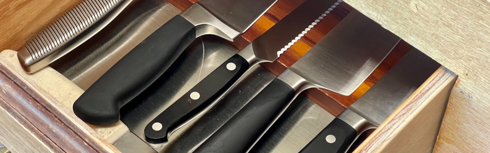 Mercer Culinary M21941 Renaissance® 8-Piece Knife Set and Acacia