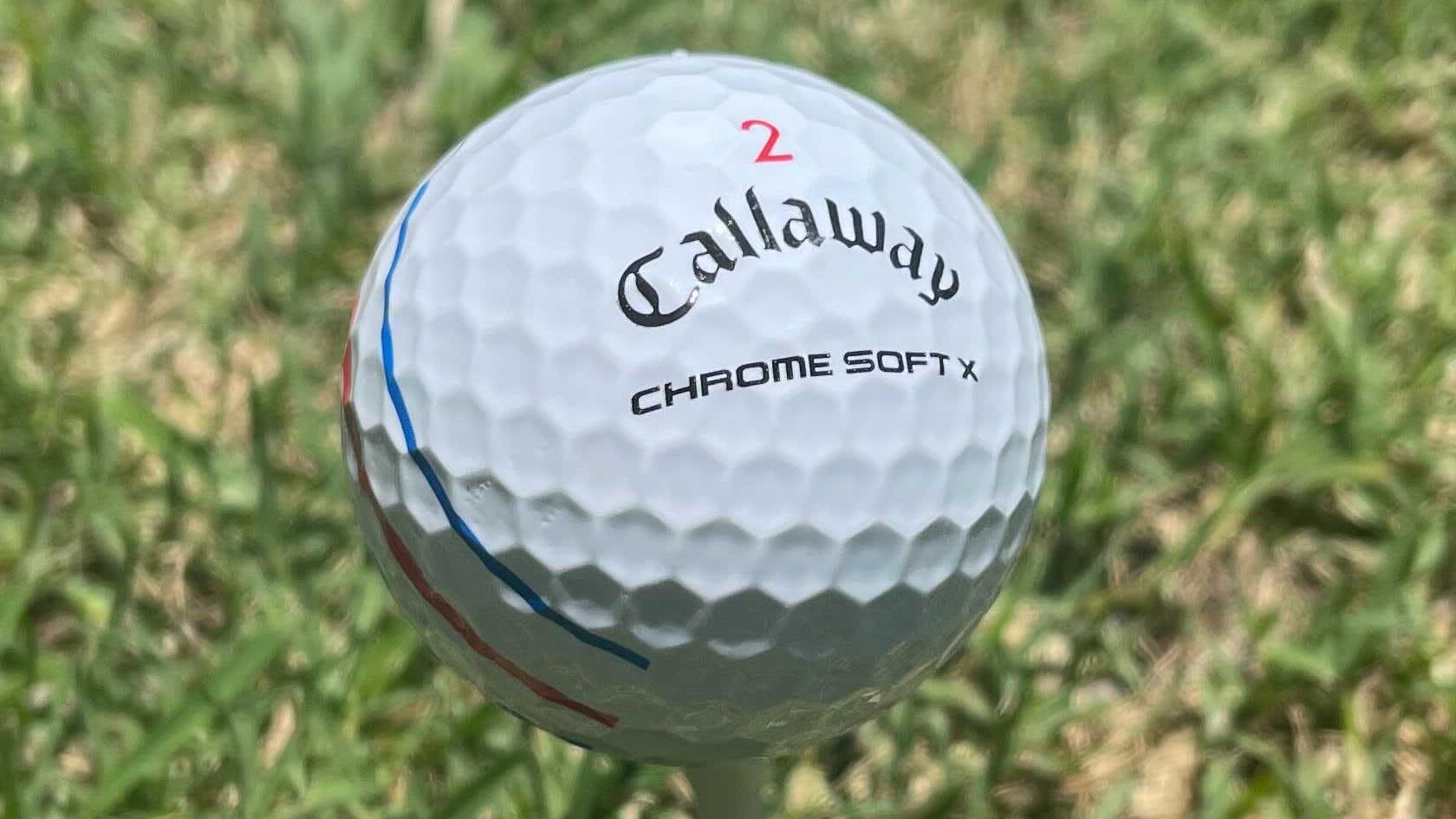 Closeup photo of the Callaway Chrome Soft X Ball. 