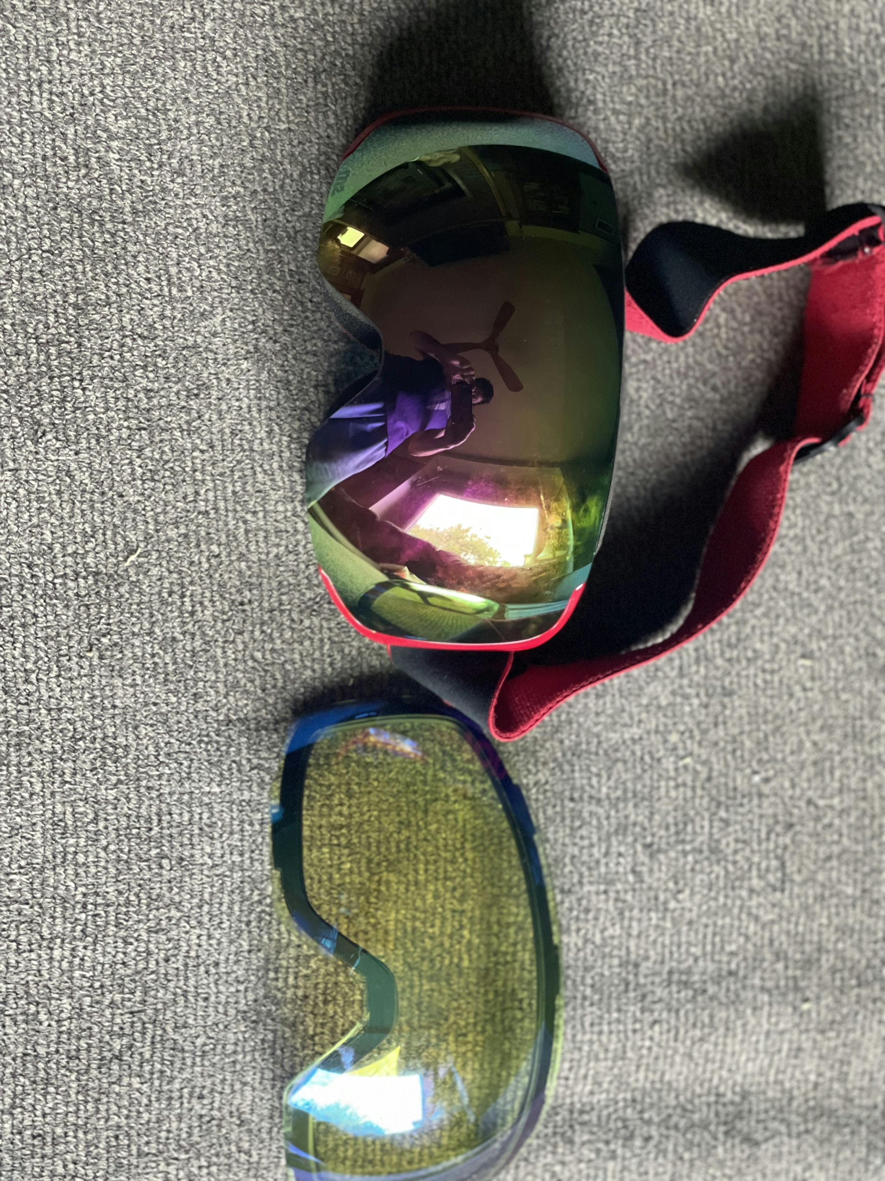 The  Anon M2 Goggles with two separate lenses. 