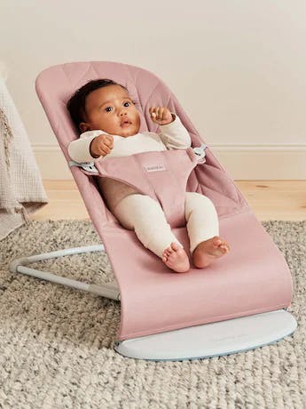 BabyBjörn Bouncer Bliss in Petal Quilt Cotton · Dusty Pink