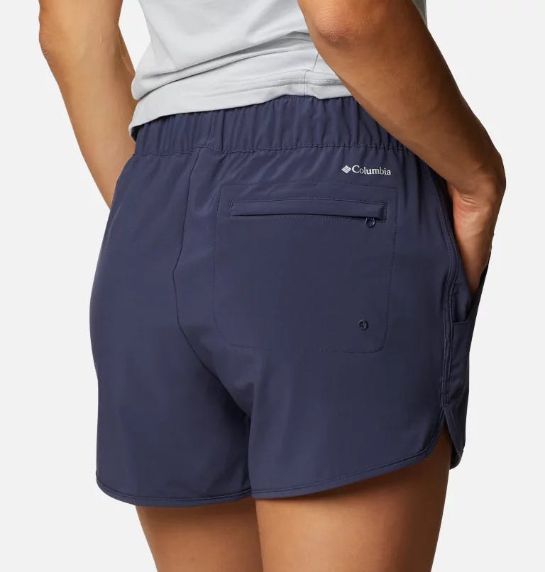 Columbia Women's Pleasant Creek Stretch Shorts