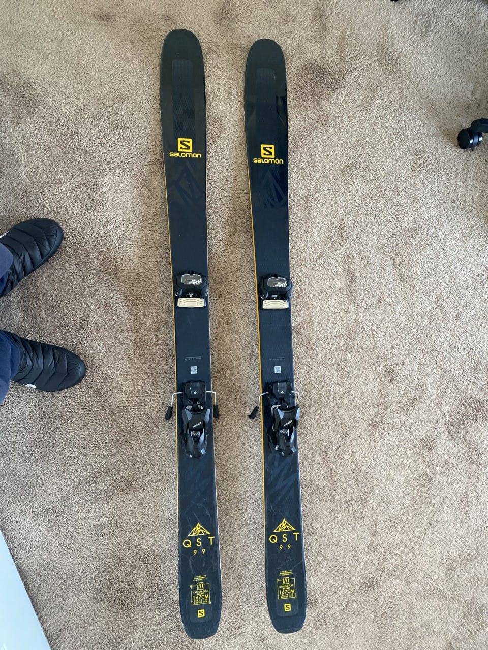 Full image of the Salomon QST 99 skis.