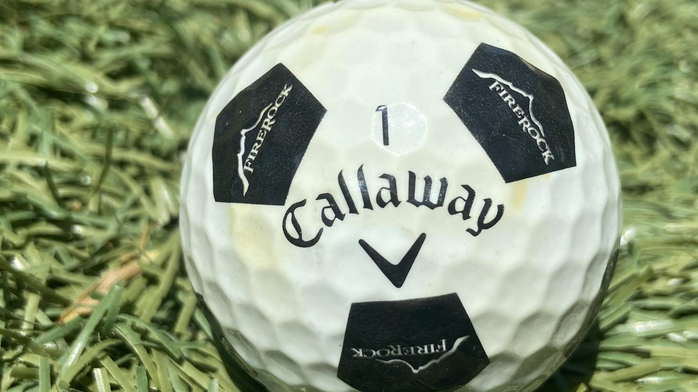 The Callaway 2022 Chrome Soft Truvis Golf Balls.