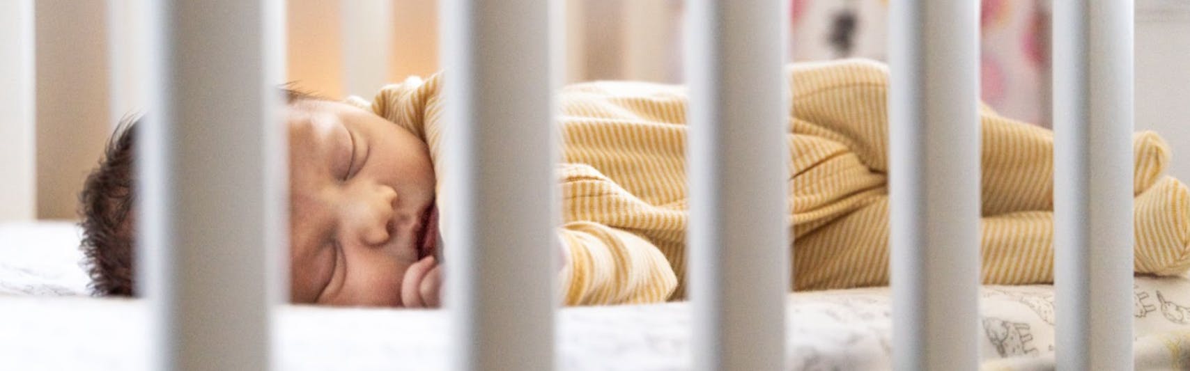 How to Get Your Baby to Sleep in a Crib Curated