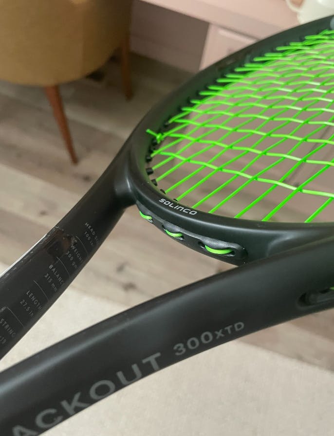 Details on the Solinco Blackout 300 XTD Unstrung Tennis Racquet.