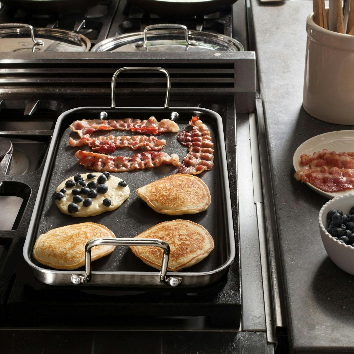 Cuisinart Chef's Classic Nonstick Hard-Anodized Double Burner Griddle