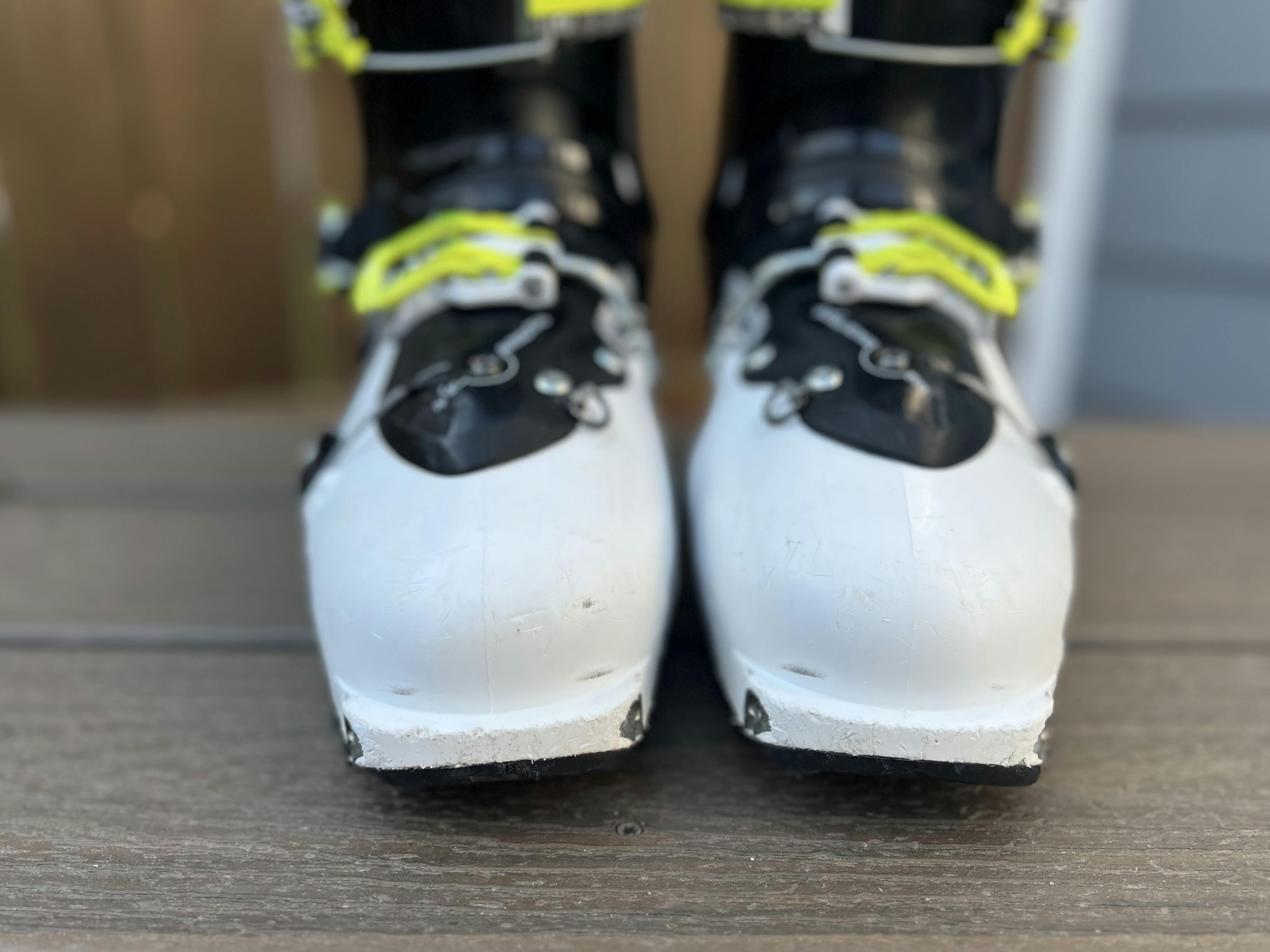 Toe wear on the Maestrale RS Ski boots.
