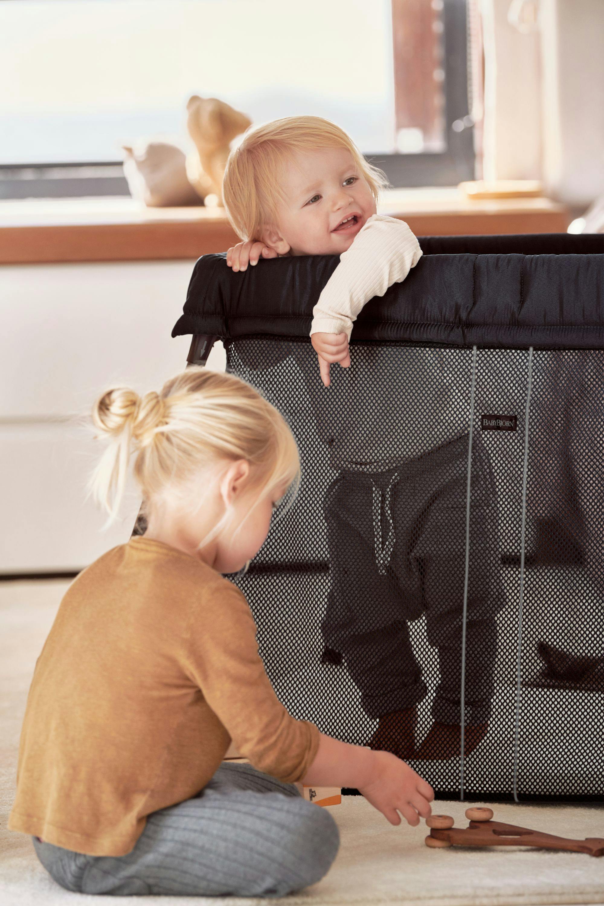 Baby bjorn hotsell travel crib suffocation