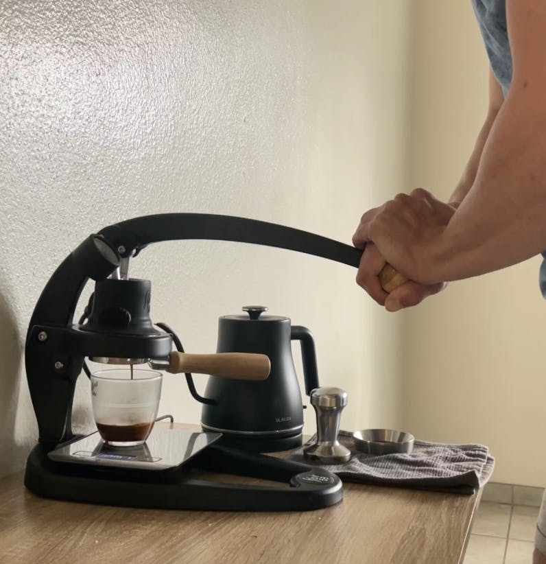 Overview of the Flair 58 manual espresso press that pulls shots