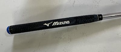 Grip of the Mizuno M.Craft Type II putter.