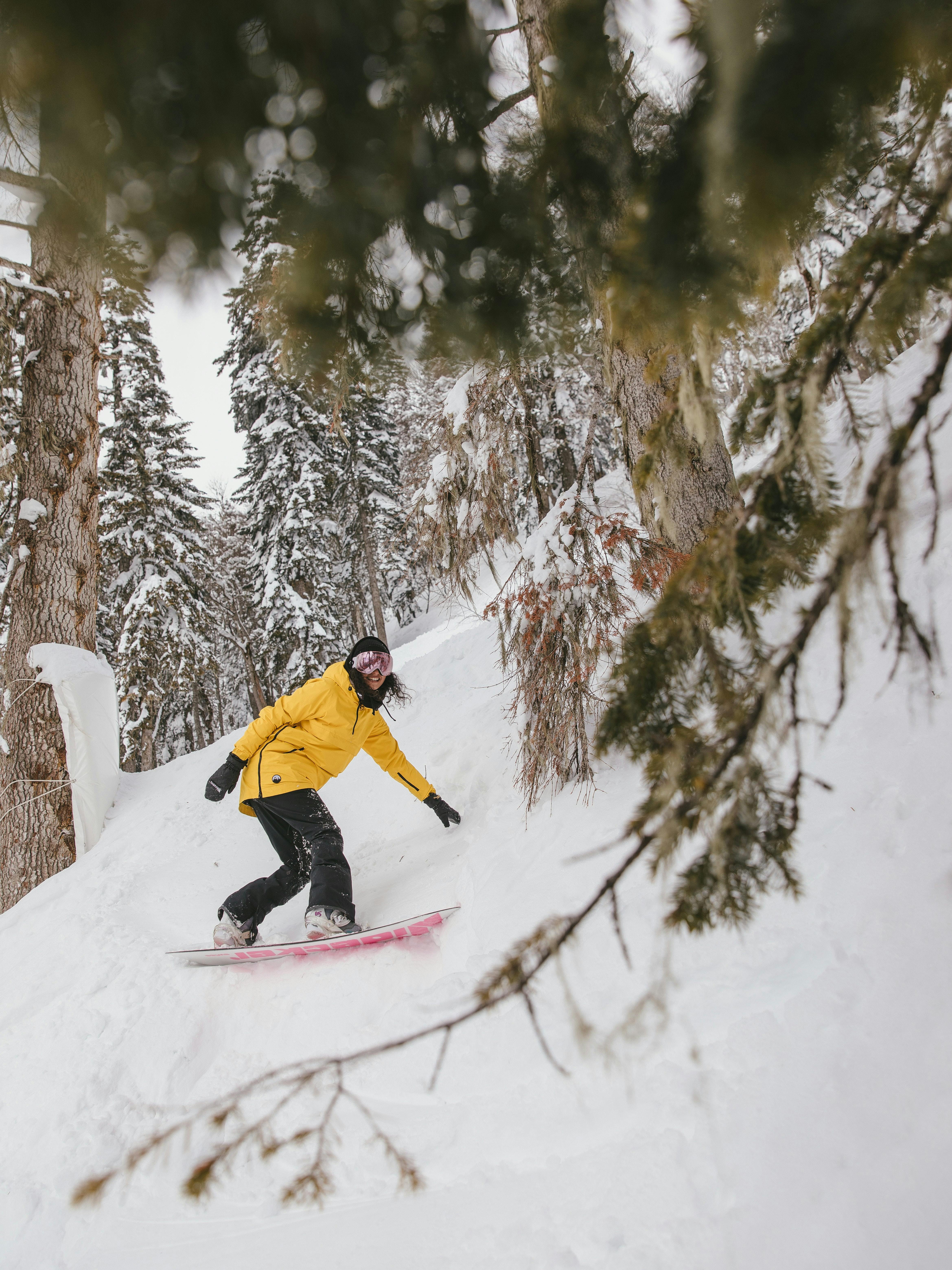 How to Snowboard Trees and Ride the Glades | Curated.com