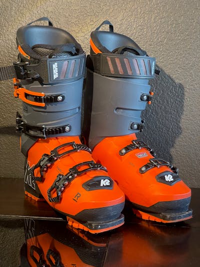 A pair of the K2 Recon 120 MV Gripwalk ski boots.