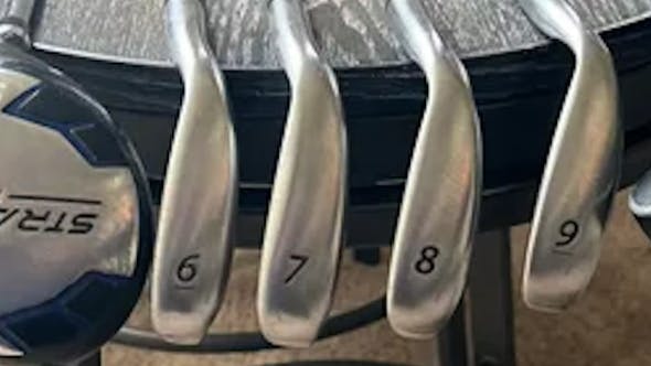 The Callaway Strata 2019 Complete Set lying on a table. 