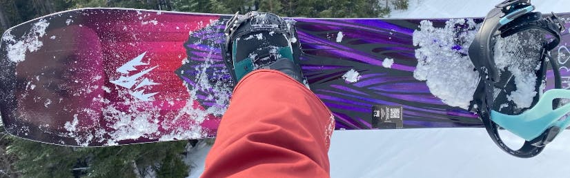 Top down view of the Jones Airheart 2.0 Snowboard.