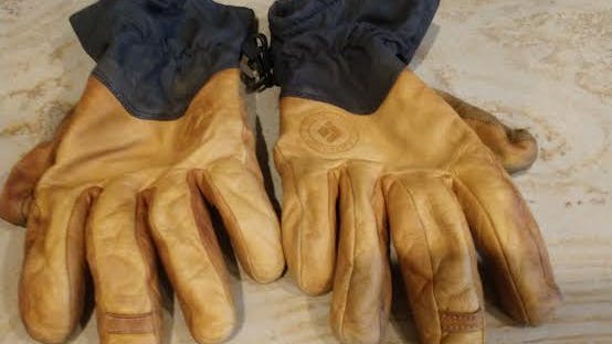 The Black Diamond Men's Tour Gloves.