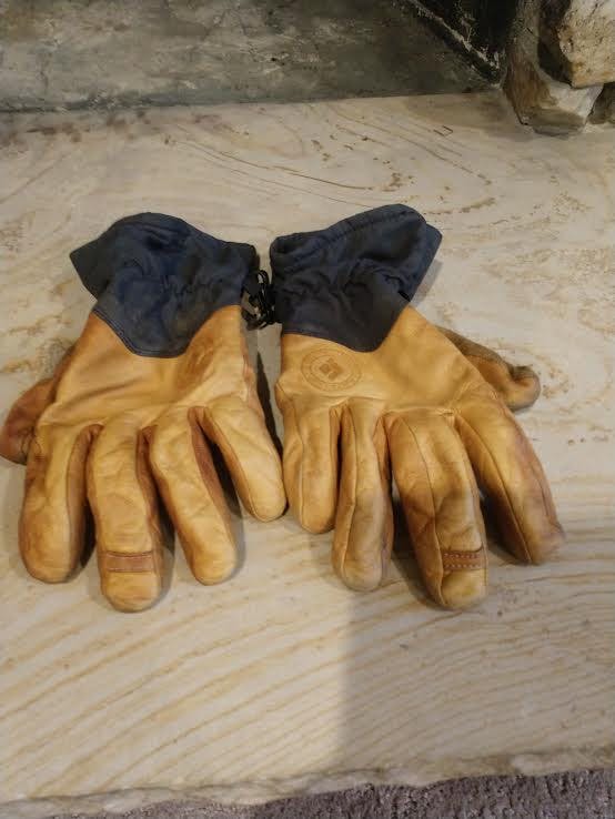 The Black Diamond Men's Tour Gloves.