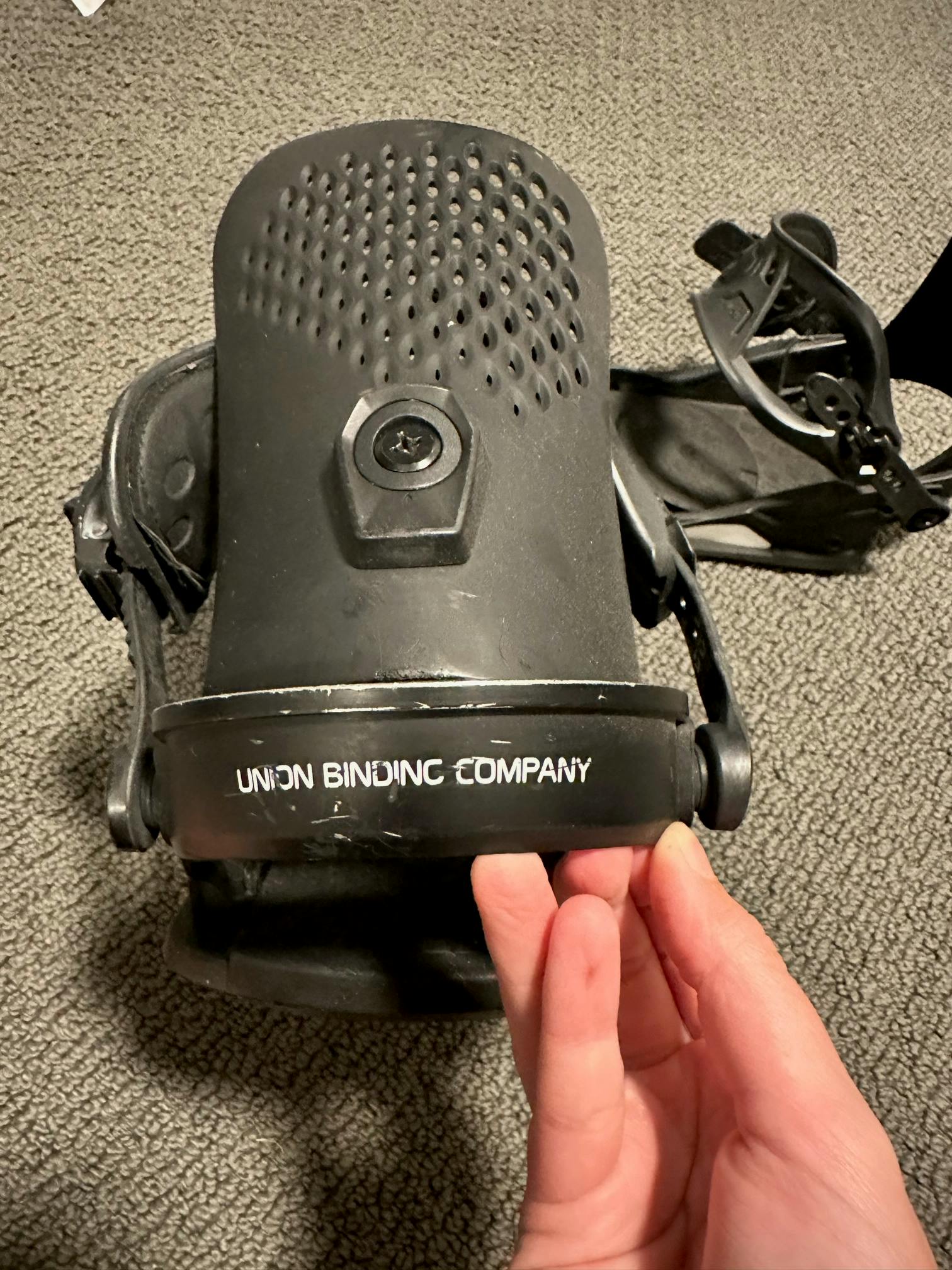 Expert Review: Union Legacy Women's Snowboard Bindings · 2022