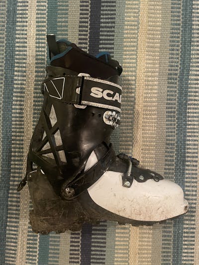 Close up of the Scarpa Maestrale Ski Boot. 