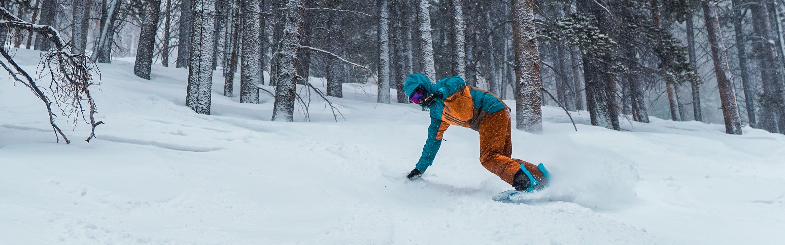 The Difference Between Ski and Snowboard Clothing
