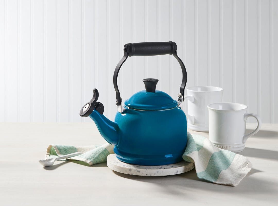 Le Creuset Demi 1.25-Qt. Stovetop Whistling Stainless Steel Tea Kettle +  Reviews