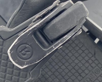 Up close on the Buckle tech on the Ride C-6 Snowboard Bindings · 2022.