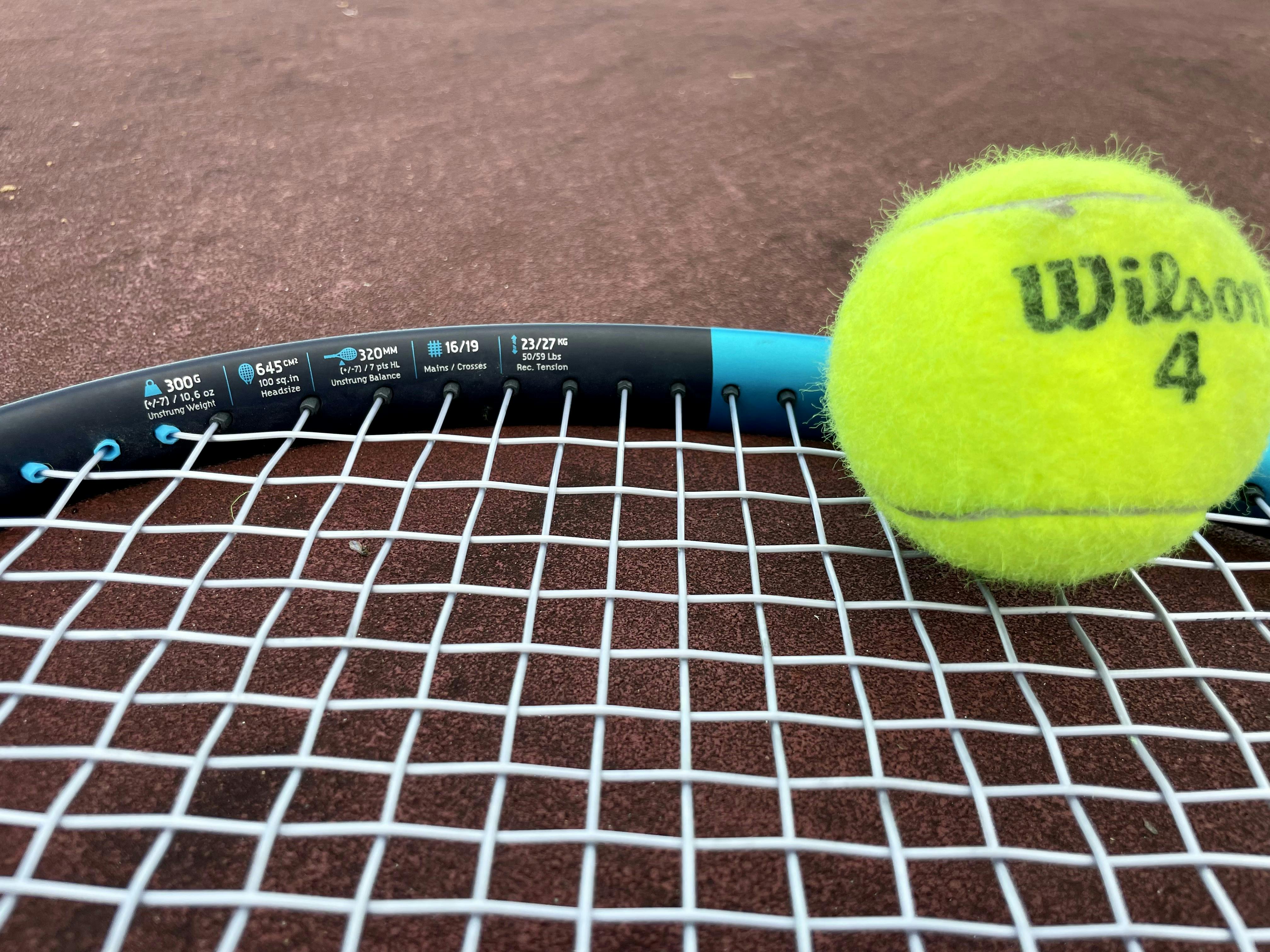 Details on the Babolat Pure Drive 100 2021.